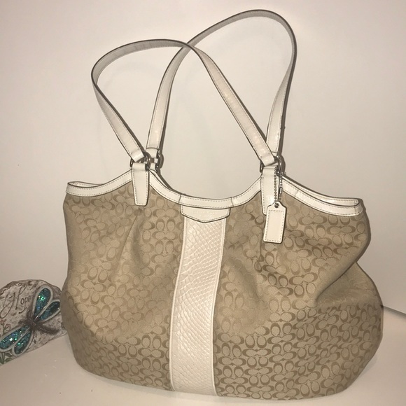 COACH DEVIN SIGNATURE CANVAS TOTE - Picture 2 of 9